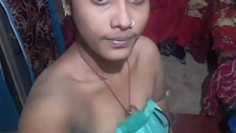 Desi Village Girl With Big Tits Shows Off Her Sexy Selfie