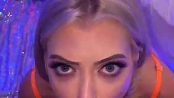 Spoznajte Linzee Ryder, Seksi Milf, Ki Izgleda Kot Barbie