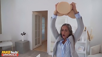 Lara Lee, Novia Británica, Se Disculpa Con Corridas Faciales Y Lamidas De Coño