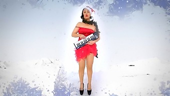 Tôi Là Người Giúp Việc Nhỏ Của Ông Già Noel Cho Một Giáng Sinh Nóng Bỏng!