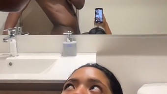 Le Hago Una Mamada Sensual Antes De Que Se Dirija Al Trabajo - Pareja En La Vida Real - Nydel